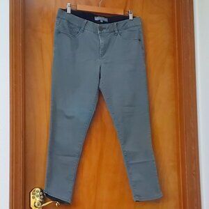 Wit & Wisdom "Ab"solution High Rise Ankle Skimmer in Olive Green - Size 10